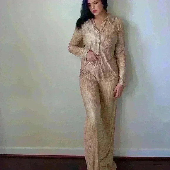 Modest Golden Two Piece Set of Shirt and Pants - Picture 3 of 4